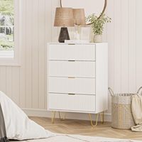 Commode avec 4 tiroirs cannelés, poignées dorées et pieds en forme d'épingle à cheveux dorés, finition MDF blanc, armoire de rangement moderne et haute pour chambre à coucher