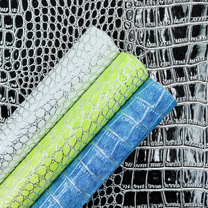 Venta al por mayor de imitación de piel de cocodrilo de imitación de cuero para bolsa de lujo azadas funda de teléfono de cuero de cocodrilo en relieve de cuero pu - Product Image 3