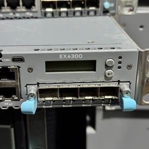 Switch Ethernet Juniper EX4300-48MP POE dengan Kapasitas 40Gbps Transmisi 10/100/1000Mbps + EX-UM-4SFPP-MR + 2xPSU - Product Image 1