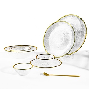 Ensemble de 8 assiettes de présentation dorées pour restaurants, hôtels, mariages, événements et fêtes - Product Image 1