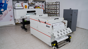 Imprimante numérique automatique 4 têtes I3200 à rouleau DTF 60cm Machine d'impression offset de T-shirt de film PET - Product Image 2