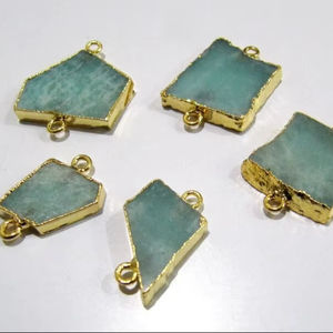 Conector de rebanada de amazonita natural Forma libre Encanto de doble bucle 1 pulgada aproximadamente Bisel de fabricación de joyas galvanizadas de alta calidad - Product Image 1