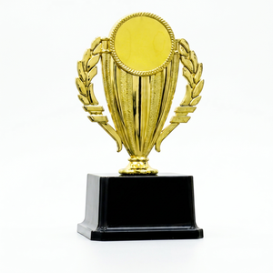 Elegante Trofeo de Plástico con Base Resistente para Eventos Escolares, Premios Universitarios y Campeonatos Deportivos - Product Image 1
