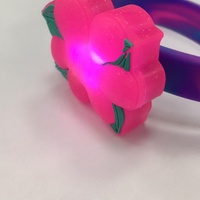 Bracelet en caoutchouc écologique violet très tendance, nouveau bracelet en silicone coloré avec lumière LED pour enfants