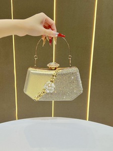 Bolsos de Noche con Flores de Cristal y Pedrería 2026, Bolso de Mano con Correa de Cadena para Mujer, para Bodas y Fiestas, Bolsos de Lujo para Mujer - Product Image 4