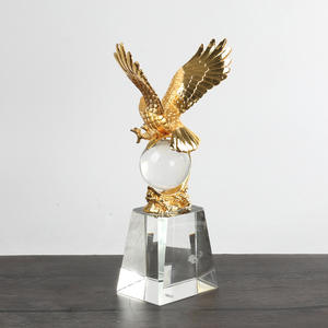 Fábrica de metal pequeño trofeo águila trofeo de metal de cristal los escudos y el trofeo - Product Image 5