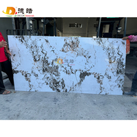 Panneau PS ultra-fin, léger et flexible pour les murs et plafonds intérieurs avec veinage marbré pour la décoration d'espaces commerciaux