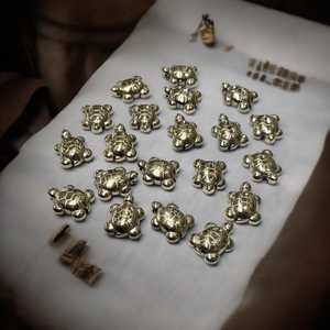 Nouveau produit dernier 2024 tortues hématite dorées de qualité supérieure pour la décoration de la maison cadeau méditation pendentifs de guérison en vrac - Product Image 3