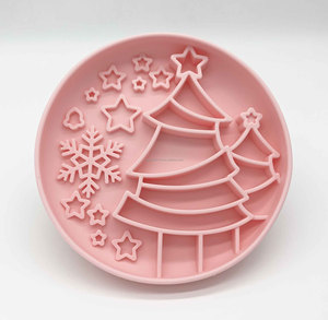 Mangkuk Anti-tersedak untuk Anjing dengan Desain Natal, Alas Makan Interaktif Gaya Natal dari Silikon dengan Pengisap untuk Perawatan - Product Image 5