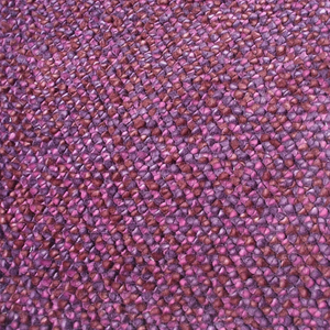Tapis moderne fait main en violet, tissé à la main avec de la laine et des galets, hauteur de poils moelleux, support en coton écologique, fabriqué en Inde - Product Image 1