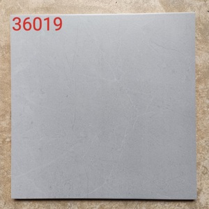 高級感のあるスペイン製の安価な全身磁器製磨きセラミック床タイル、内装装飾用、キッチンタイルのバック スプラッシュに - Product Image 2