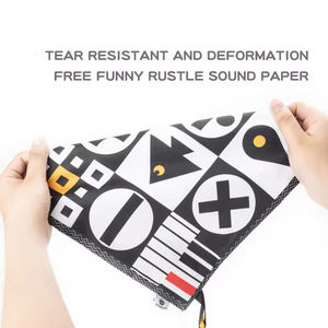 Libros plegables de tacto arrugado para bebés, juguetes de cama visuales para bebés, libro de tela suave en blanco y negro arrugado en contraste para bebés - Product Image 2