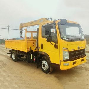 Grue montée sur camion Sinotruk Ho Wo, grue mobile à flèche télescopique de 4 tonnes à 4 sections pour l'alimentation en matériaux sur chantier - Product Image 4