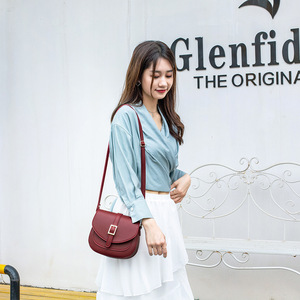 Sac à bandoulière en mousseline pour femme, petite capacité, respirant, avec fermeture à boucle, style décontracté printemps, rouge - Product Image 5