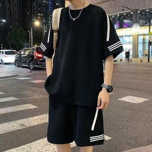 Venta al por mayor de ropa de calle de moda de alta calidad de verano de los hombres ropa de correr personalizada trajes de verano Casual 2 piezas conjunto corto chándal - Product Image 3