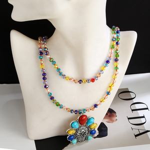 Großhandel Mode Damen Boho-Schmuck 2-Lagige Kristallglas-Halskette Totenkopf-Blumen-Türkis-Anhänger Kurze Halsketten - Product Image 1