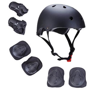 Casco de skate negro transpirable de ajuste universal para protección en patinaje sobre ruedas - Product Image 5