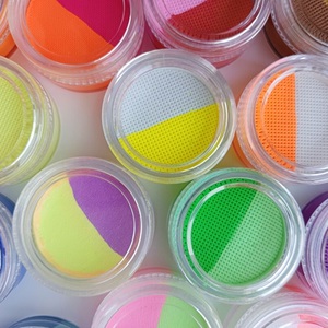 สีเพ้นท์หน้าและตัวแบบน้ำคุณภาพสูง ยูวี เนออน หลายสี ใช้น้ำแร่ ขายส่งจากโรงงานโดยตรง - Product Image 5