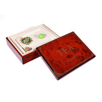Boîte à thé en bois laqué rouge à motifs floraux personnalisée, boîte de rangement en bois avec couvercle rabattable et plateau intérieur pour l'emballage du thé