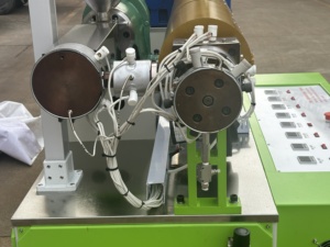 Ligne de production de machine de fabrication de bâtonnets de coton à haut rendement avec boîte de vitesses <span class=keywords><strong>pour</strong></span> <span class=keywords><strong>paille</strong></span> et coton-tige <span class=keywords><strong>pour</strong></span> la production en vrac - Product Image 2