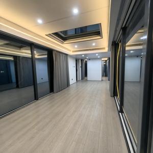 Maison à capsule spatiale mobile avec <span class=keywords><strong>toit</strong></span> <span class=keywords><strong>plat</strong></span> étoile à bulles pour l'extérieur Sun Room in Villas B & B Hotels Apartments Workshops - Product Image 4