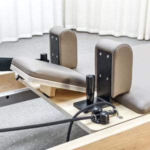 Máquina de Pilates <span class=keywords><strong>Reformer</strong></span> Profesional de Madera de Arce Pinch para Estudio Comercial - Product Image 5