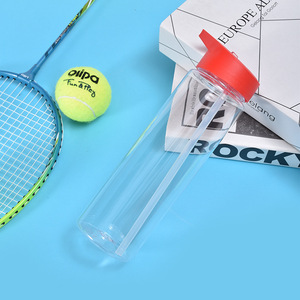 Botella 700ml de agua Deporte Venta al por mayor Bpa <span class=keywords><strong>Libre</strong></span> de plástico transparente Material al por mayor Botella de agua de plástico con pajita abatible - Product Image 2