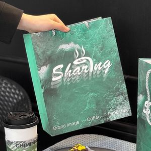 Sacs en papier biodégradables écologiques en carton blanc personnalisés avec poignées pour la promotion en supermarché, l'emballage de desserts, de café et de cadeaux - Product Image 4