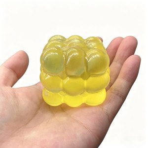 Cubes anti-stress parfumés à la maltose, blocs en caoutchouc à récupération lente, jouets bougies super amusants et très malléables - Product Image 2