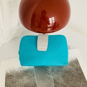 กระเป๋าเครื่องสำอางแฟชั่นแบบออกแบบได้ตามต้องการกระเป๋าเครื่องสำอางหัวเข็มขัดแม่เหล็กมีซิปกระเป๋าเก็บเครื่องสำอางแบบพกพาสำหรับผู้หญิงเดินทาง - Product Image 5