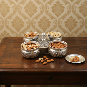 Ensemble de bols à fruits secs en argent sterling avec quatre récipients et un support, vaisselle indienne artisanale de qualité supérieure pour la décoration de la maison - Product Image 1