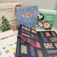 Vente en gros emballage de bijoux mystère personnalisé emballage en carton cadeau bombe de bain boîte de calendrier de l'avent chanceux cooky avec portes