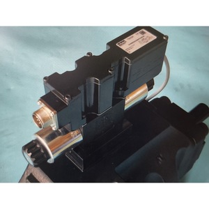 ตัวควบคุมทิศทางแบบสัดส่วน Parker รุ่น D111FCE02LC2NK วาล์วอัตโนมัติสำหรับอุตสาหกรรม - Product Image 4