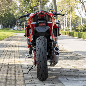 Moto sportive DK400 400cc avec écran TFT, projection, bicylindre, refroidissement par eau, ABS, performances élevées - Product Image 2