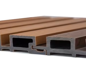 Panneaux muraux en WPC à design cannelé pour l'extérieur et l'intérieur - Product Image 1