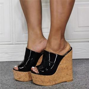 Slip-On Piattaforma <span class=keywords><strong>Sandali</strong></span> del Vestito per Le Donne Riflettente Estate di Alta Tallone di Cuneo Scivola Scarpe Per Le Signore Pantofola Grande Formato 47 - Product Image 1