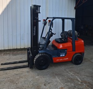 รถยกโตโยต้ามือสอง 2.5 ตัน ใช้แก๊ส LPG พร้อมเกียร์ เครื่องยนต์ และมอเตอร์ 0-1000 ชั่วโมง - Product Image 2