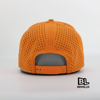 Casquette de sport d'été en gros, imperméable, respirante, en tissu maillé perforé au laser, réglable, unisexe pour adulte