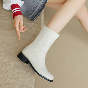 Usine en gros en cuir véritable femmes <span class=keywords><strong>mi</strong></span>-<span class=keywords><strong>mollet</strong></span> <span class=keywords><strong>bottes</strong></span> 2025 automne hiver mode bout rond sans lacet <span class=keywords><strong>mi</strong></span>-talon <span class=keywords><strong>bottes</strong></span> grande taille 48 - Product Image 2