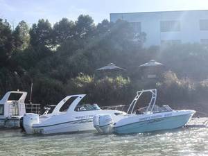 Lancha de Lujo de Fibra de Vidrio de 27 pies, Diseño de Cabina FPR, 10 Personas, Motor de 7.3 Metros, Mini Yate de Pesca con Espacio - Product Image 3