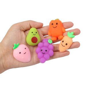 Jouets à presser adorables en forme de boulettes de fruits, cadeaux de festival super mignons, petits jouets anti-stress et de décompression - Product Image 3