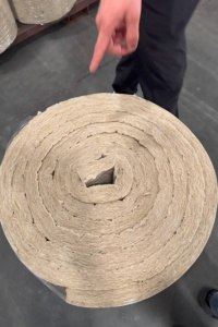 Feutre <span class=keywords><strong>de</strong></span> couverture épais <span class=keywords><strong>de</strong></span> 150mm <span class=keywords><strong>de</strong></span> <span class=keywords><strong>laine</strong></span> <span class=keywords><strong>de</strong></span> <span class=keywords><strong>roche</strong></span> minérale renforcée par papier d'aluminium ignifuge avec du papier d'aluminium - Product Image 2