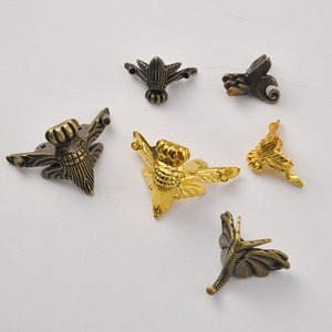 Wenzhou Platinum Link <b>Elephant</b> Trunk <b>Decorative</b> Feet Zinc Alloy Bronze Color For Bag Accessories - Product Image 2
