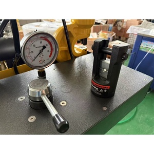 เครื่องจักรแปรรูปบัสบาร์ทองแดง อลูมิเนียม เหล็ก แบบไฮดรอลิกอเนกประสงค์ 4-in-1 สำหรับดัด ตัด เจาะ และย้ำ พร้อมมอเตอร์ปั๊ม - Product Image 2