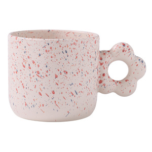 Taza de Cerámica con Diseño Moteado, Asa en Forma de Pétalo, Acabado Mate, para Desayuno, Café, Té, Estilo Minimalista, Idea de Regalo - Product Image 4