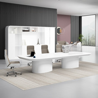 Table de conférence de bureau moderne de luxe en blanc et chaise convertible et extensible pour salle de réunion ou salle de conseil