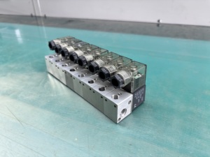 3V1-06-8F Base de collecteur normalement fermée 1/8 po, commande électromagnétique 3 voies 12 V 24 V - Product Image 4