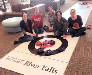 Actividades de Curling en el Suelo para Escuelas, Organizaciones Comunitarias Infantiles, Centros de Ancianos y Participantes con Discapacidad - Product Image 2