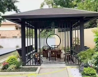 Pergola extérieure en aluminium durable et écologique, style chinois moderne, avec poutres de forme spéciale et toit en tuiles de style Grande Muraille.