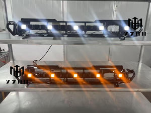 Rejilla Delantera Central Mejorada para Land Rover Defender 2020+ Estilo OCTA con Luces LED, Versión de Luz Automática de Baja a Alta Intensidad - Product Image 3